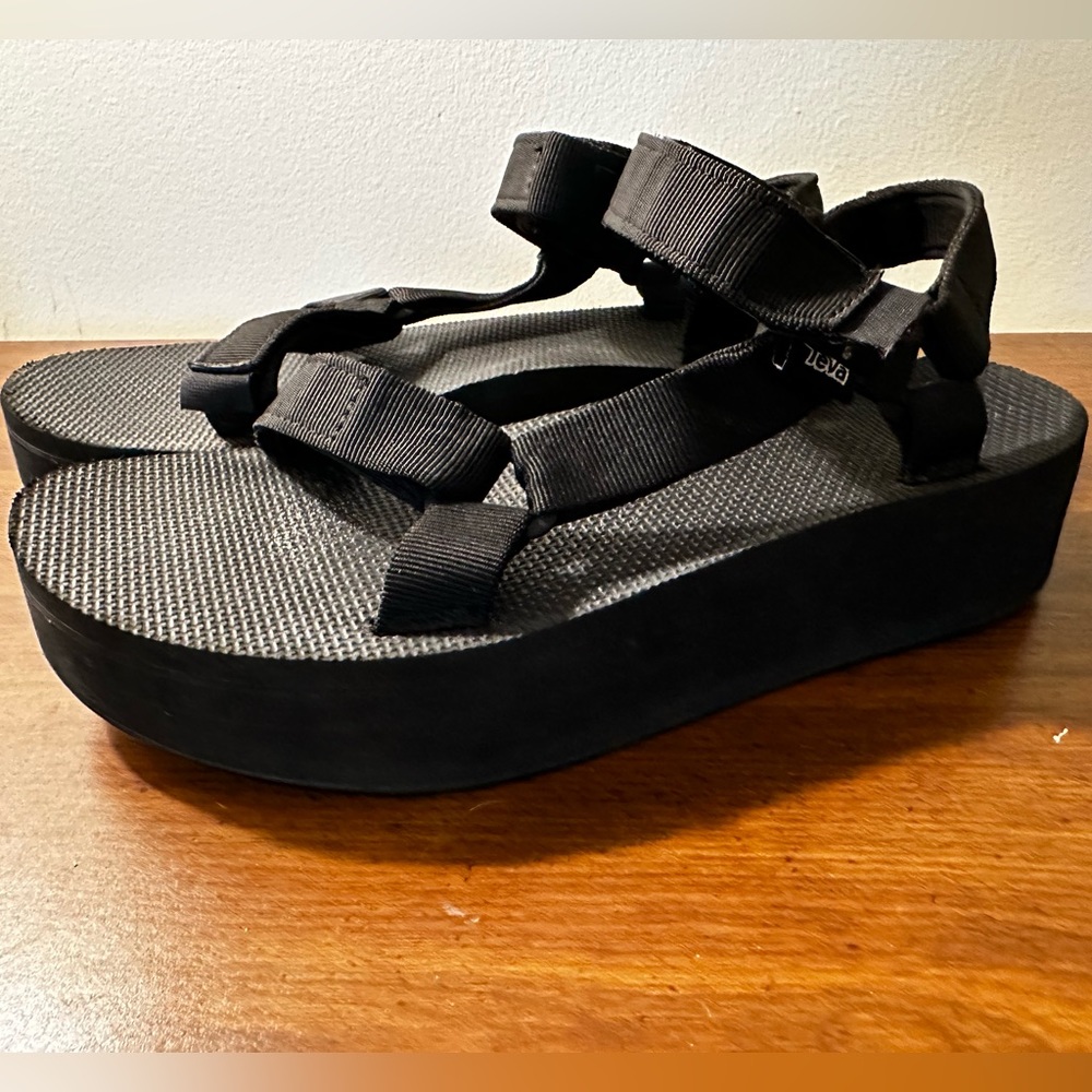 Women’s Teva Platform Wedge sandal size 10 black
